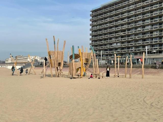 Residentie Aldis met zeezicht Appartement Oostende Buitenkant foto