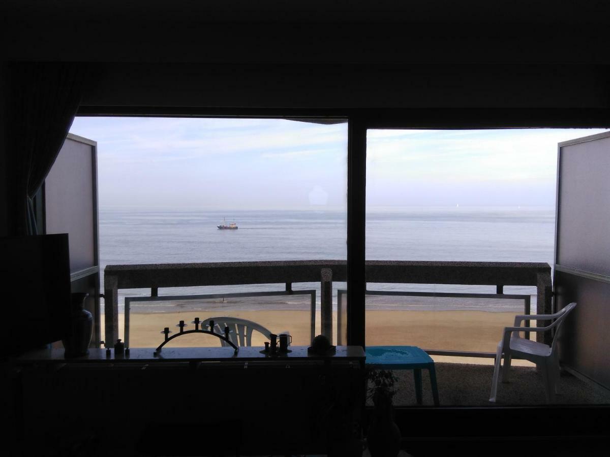 Residentie Aldis met zeezicht Appartement Oostende Buitenkant foto
